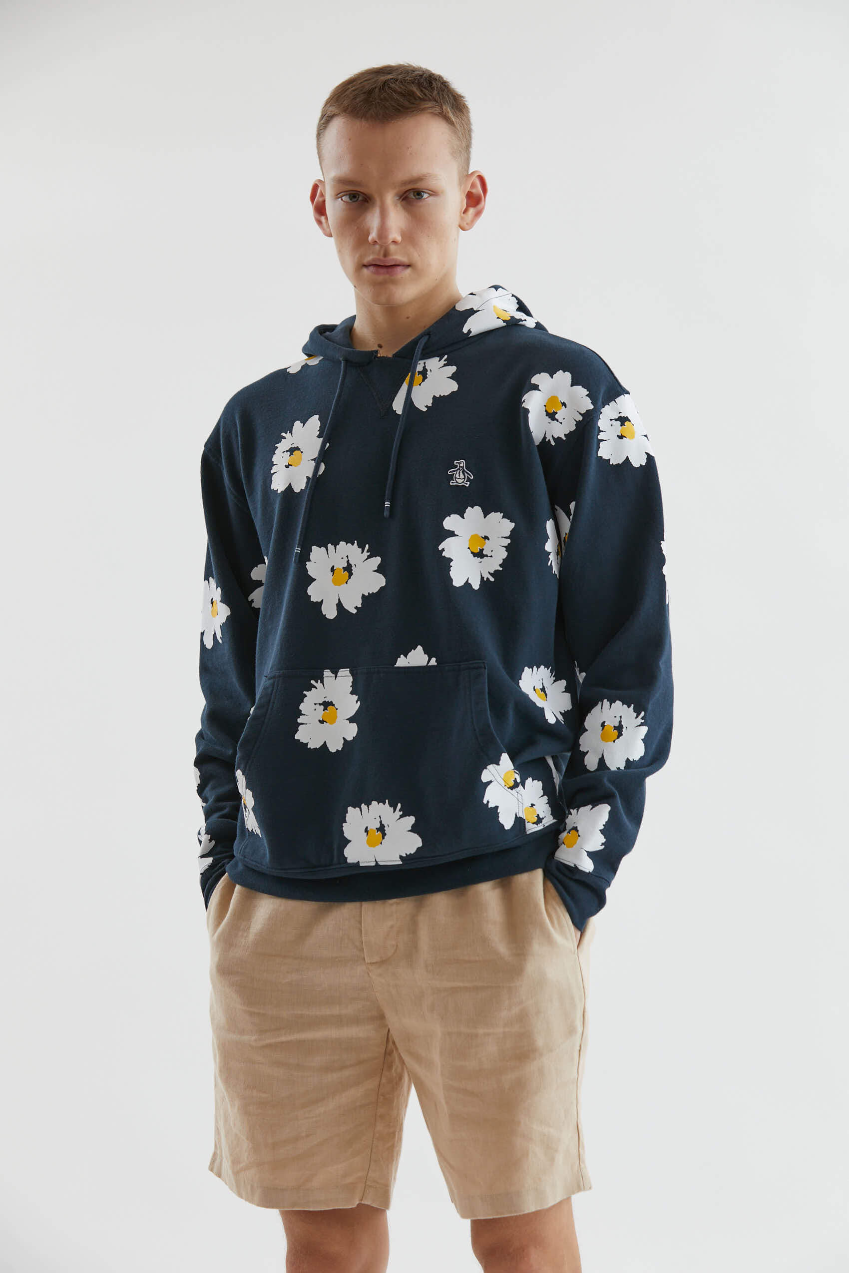 penguin_bold-daisy-print-hoody_04-25-2024__picture-39731
