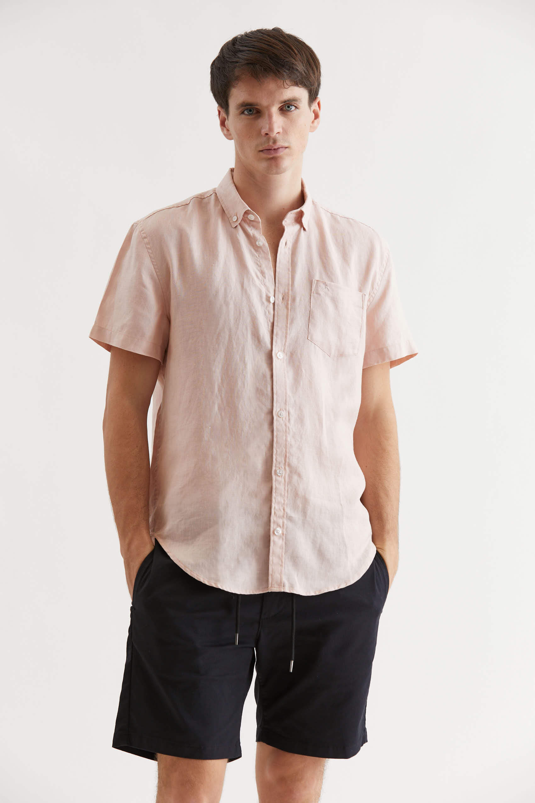 penguin_ss-washed-linen-shirt_23-25-2024__picture-40278