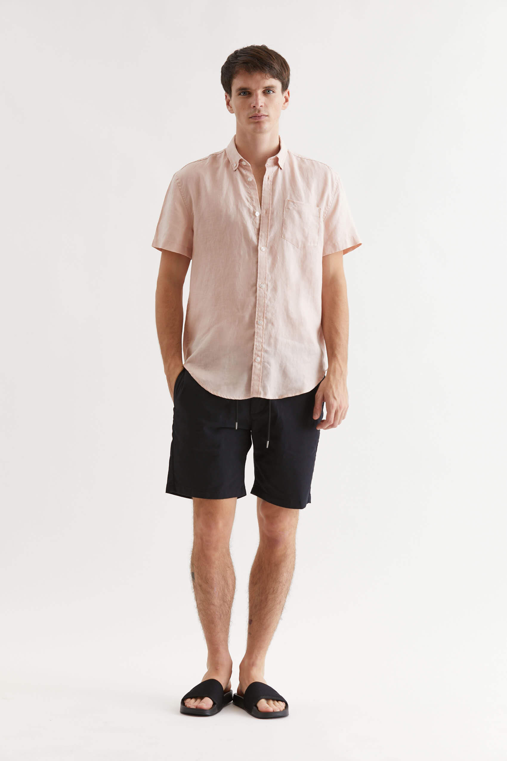 penguin_ss-washed-linen-shirt_23-25-2024__picture-40279