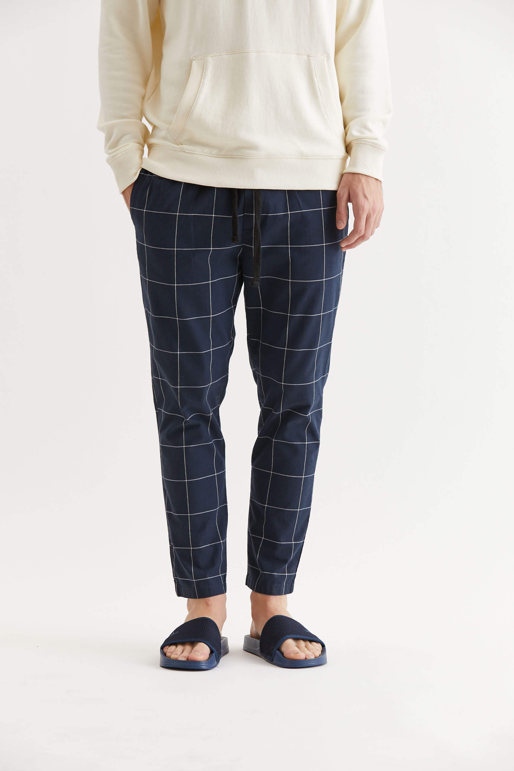 penguin_pattern-cropped-chino-jogger_27-05-2024__picture-40430