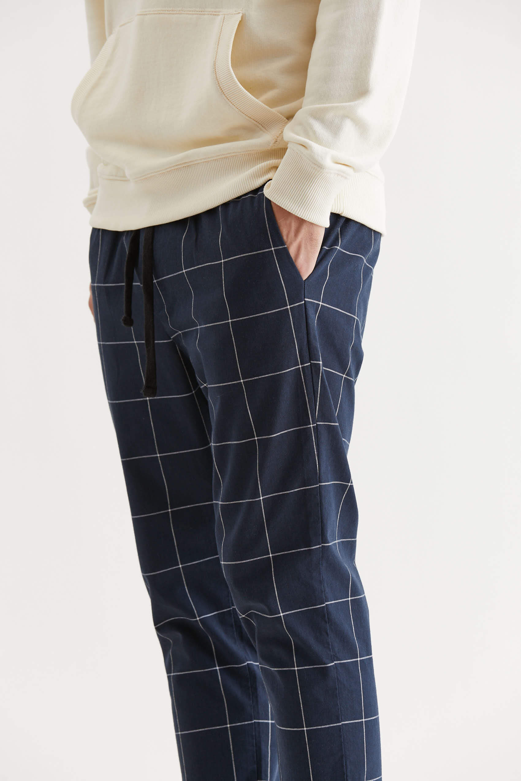 penguin_pattern-cropped-chino-jogger_27-05-2024__picture-40431
