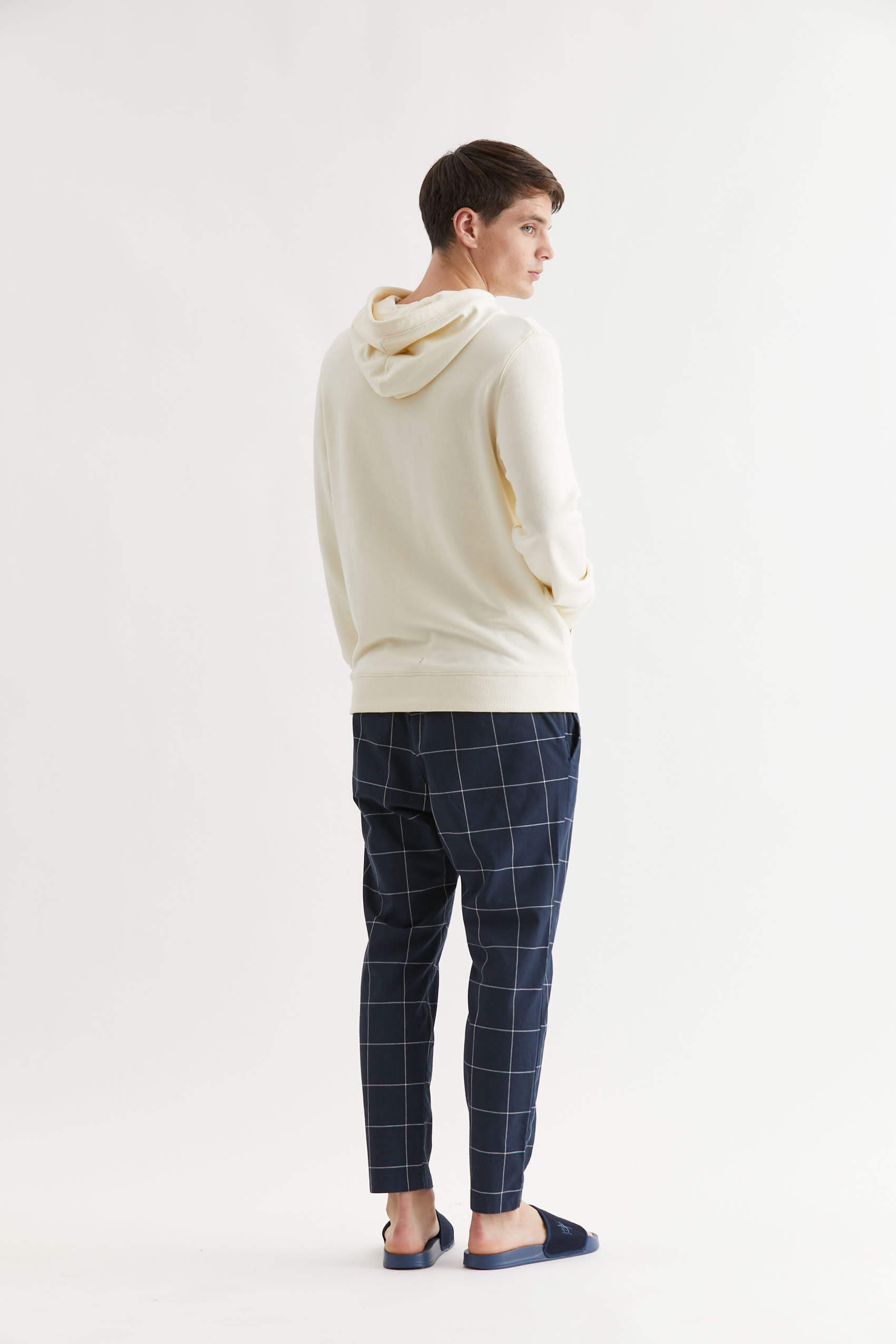 penguin_pattern-cropped-chino-jogger_27-05-2024__picture-40432